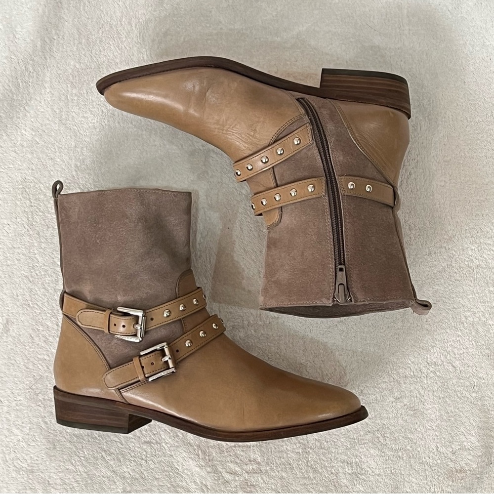 COACH Lilliana Studded Beige Leather Suede Zip Up Ankle Boots Size 6 - Picture 6 of 16